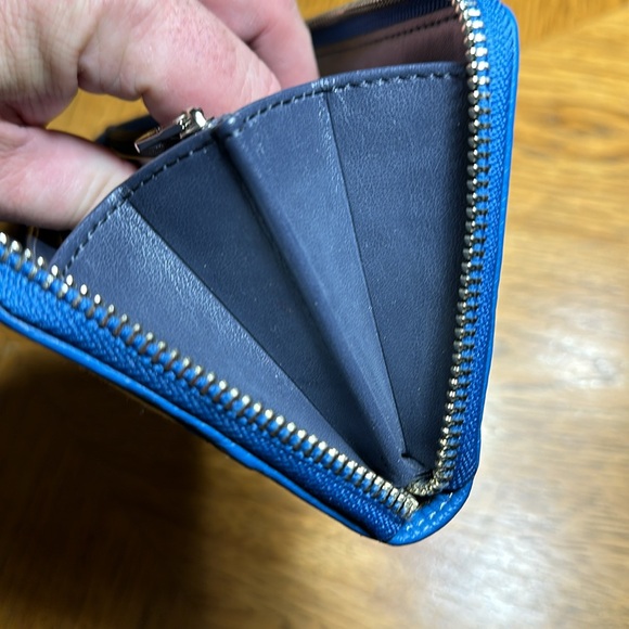 *LIKE NEW* COACH Dempsey Signature Stripe Patch Accordion Zip Wallet - Picture 12 of 14